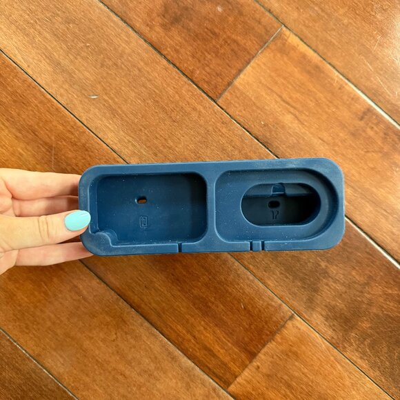 Merkury 3-IN-1 Device Stand Desktop Charging Station in Midnight Blue - Picture 5 of 5